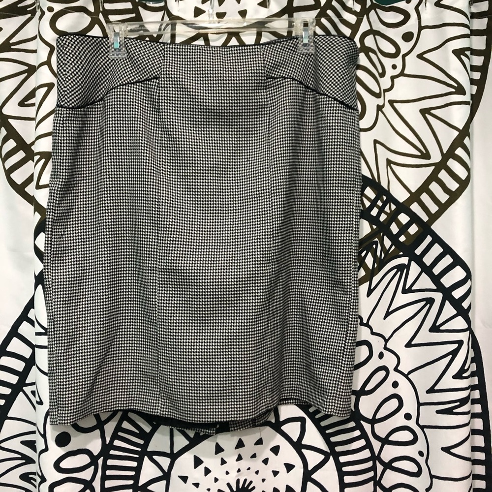 NY Clothing Co Houndstooth Pencil Skirt